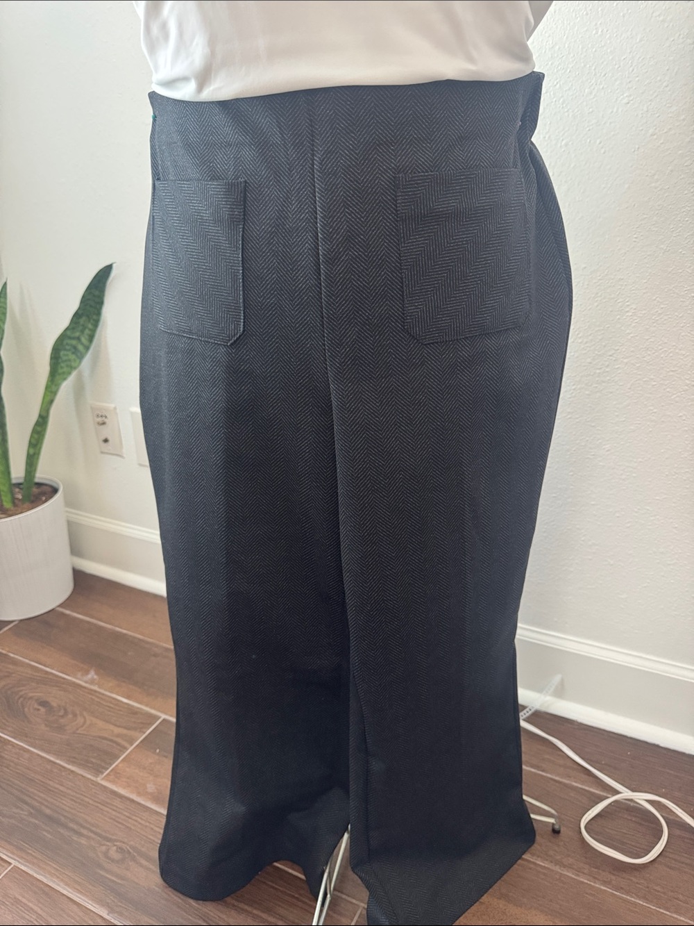 Jules & Leopold Wide-Leg Pants in Dark Charcoal